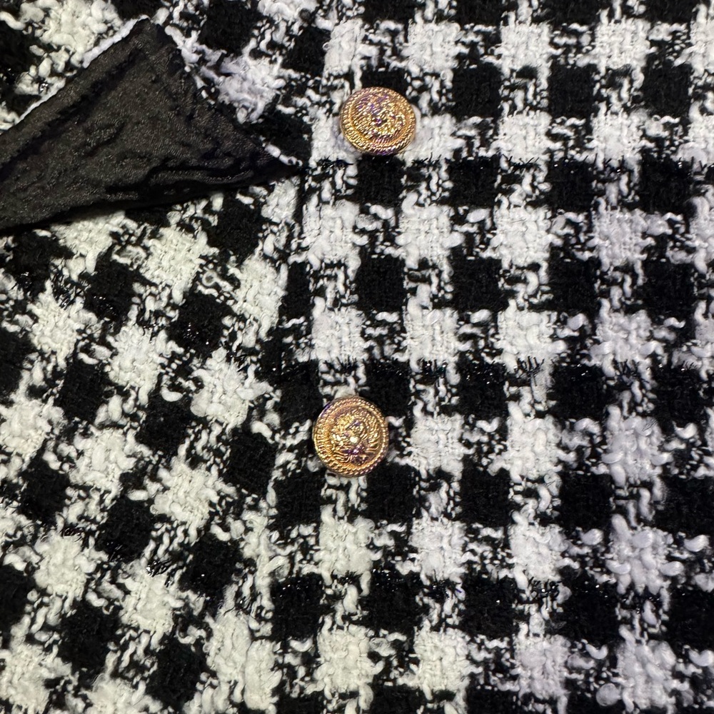 Mon Ami Houndstooth Black and White Boucle Tweed
Skirt - Picture 4 of 6